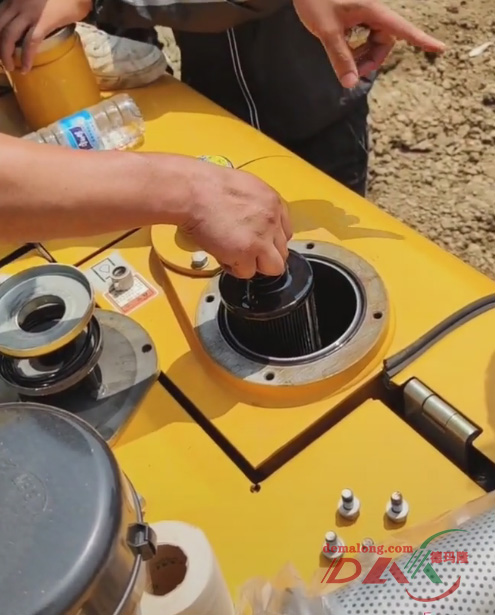 挖掘機(jī)濾芯 挖掘機(jī)濾芯