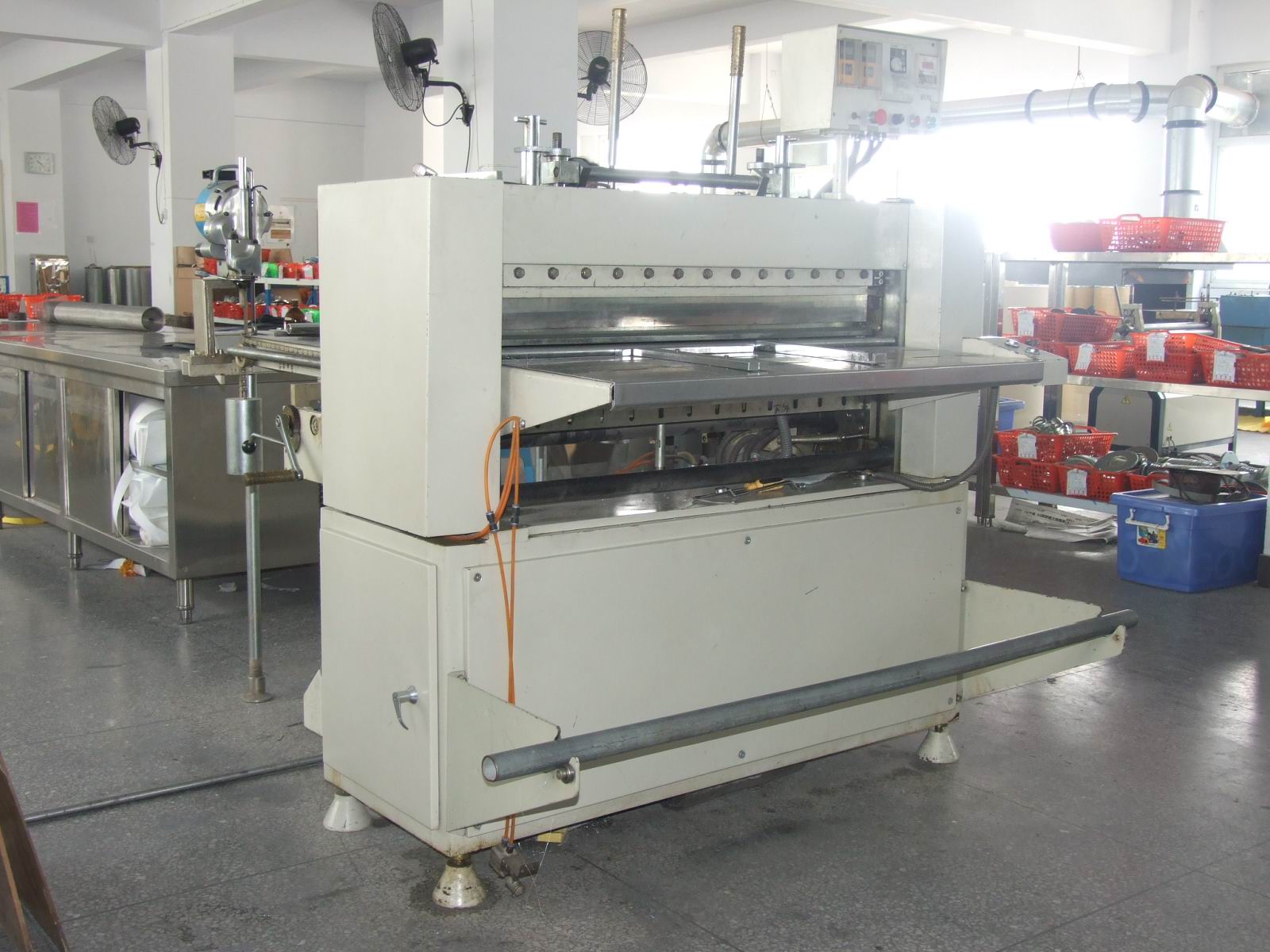 濾層切邊機 濾層切邊機